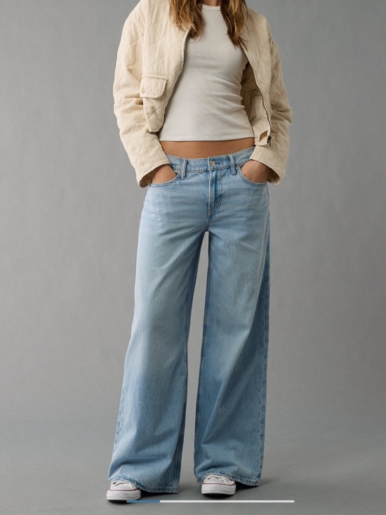 American Eagle Outfitters Denim - BRAND NEW WITH TAGS ON American Eagle Dreamy Drape Low Rise Wide Leg Jeans